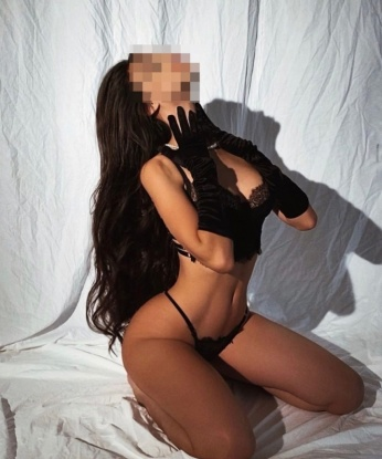 Милана, 24